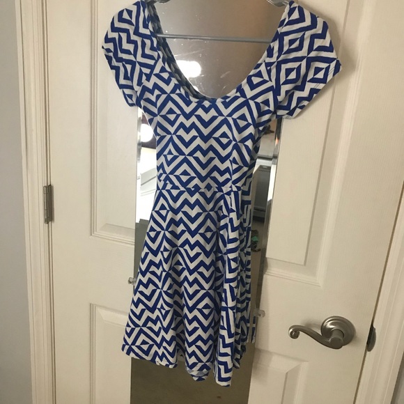 Victoria’s Secret- scoop neck, open back dress - Picture 2 of 4